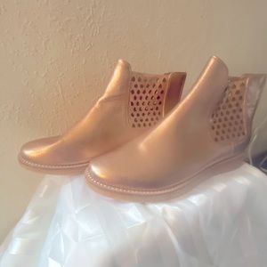 Metallic Mollini rose gold leather booties new